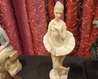 Jullar Levante statue, " Ballerina"