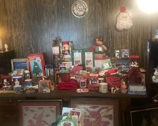Many Christmas Items - Most New