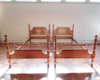 MID-CENTURY VINTAGE OLD MEETING HOUSE FURNITURE - PAIR OF TWIN BED FRAMES - CANONBALL FOUR POSTER