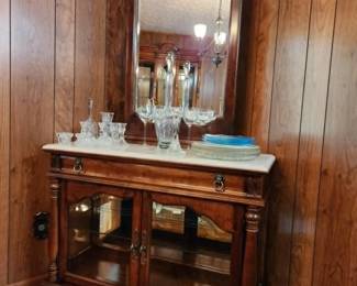 Very nice piece with mirror