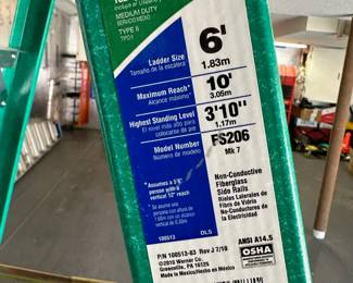 WERNER 6' Fiberglass Ladder