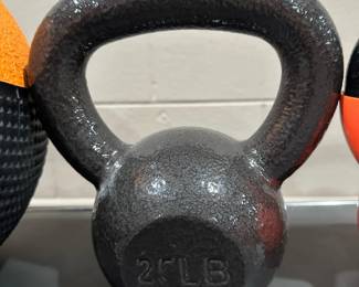 LOT - Kettle Bells with Medicine Ball