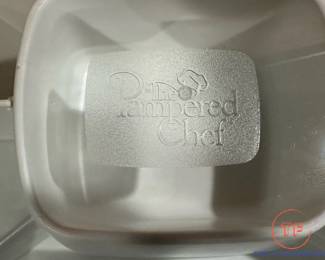 PAMPERED CHEF Containers