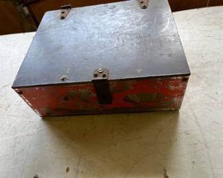 Plexiglas box Metal Locking Lid