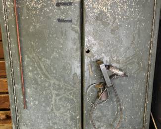 Heavy Duty Wall Hanging Metal Cabinet