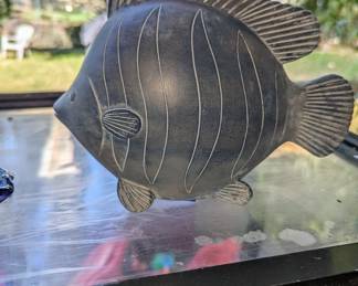 Why am I in love with this fish! Reminds me of Nemo or The little mermaid... 