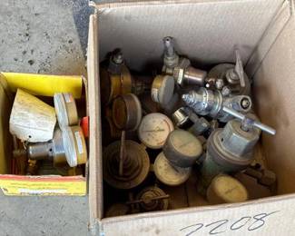 #2208 • (9) Tank Gauges
