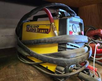 #2124 • Hot Max 40 AMP Plasma Cutter
