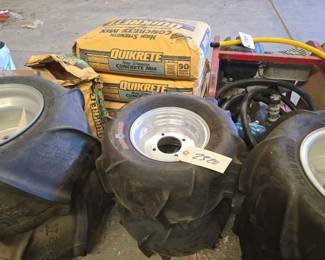 #2320 • (2) Kenda Sand Gecko Paddles
