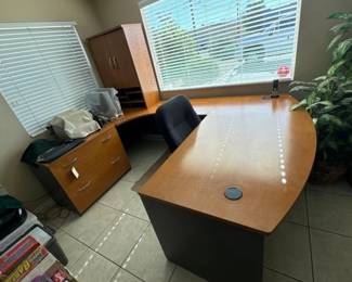 #4002 • Large U-Shape Office Desk
