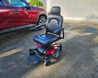 Golden Compass Sport. Like new condition.