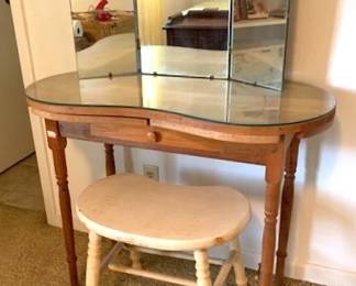 Vintage Kidney Shaped Vanity with Glass Top and Tri-fold mirror