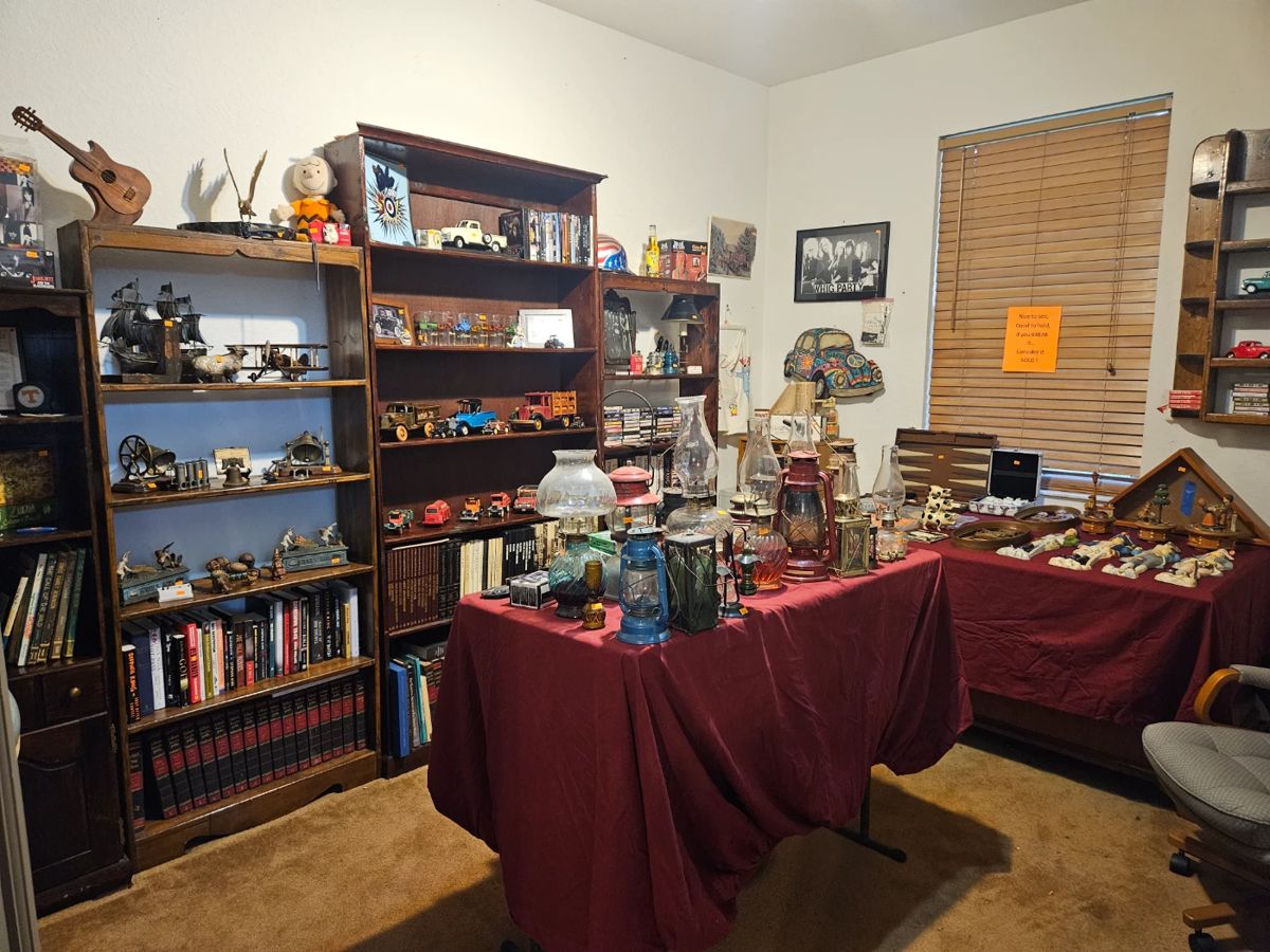 This is our favorite room! Lots of cool find in here! 