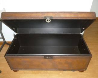 Inside of trunk..it's really nice!