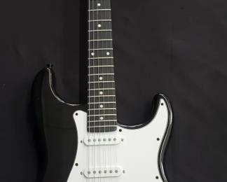 Lot # : 370 - Electric guitar with accessories
