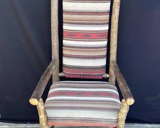 Lot # : 640 - VTG Native American style Old Hickory wood chair
