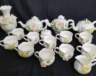 Lot # : 637 - Group of floral fine bone china tea set, vase,
