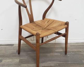 Lot # : 72 - Hans J. Wegner Danish wishbone chair