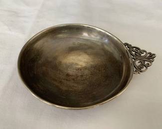 Lot # : 14 - Sterling silver porringer
