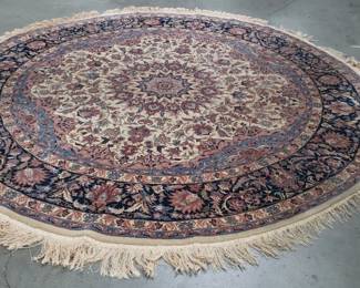 Lot # : 770 - Handmade round rug