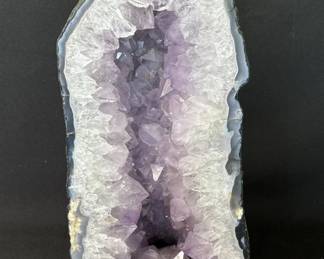 Lot # : 196 - Tower amethyst crystal geode
