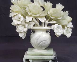 Lot # : 150 - Jadite floral sculpture on carved stone base
