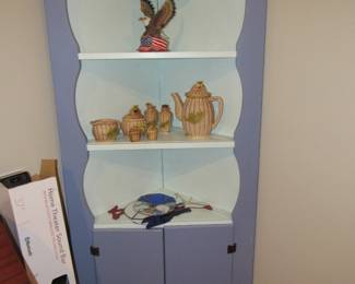 Corner cabinet