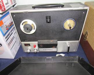 Reel to reel tape recorder