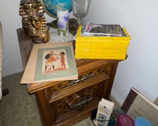 Globe, Tons of Vintage National Geographic Magazines