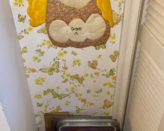 Nice baking. Sheets, Muffin Pans, Meat defroster, and more