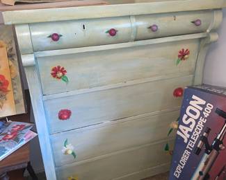 Painted vintage chest of drawers 