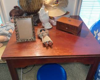 Vintage Disney Hat, Vintage Card Rotating Top Table