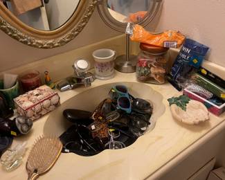 Sunglasses, Reading and Prescription Glasses 