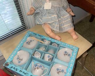 Vintage Children’s tea set in original box