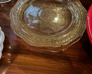 Vintage yellow depression glass 
