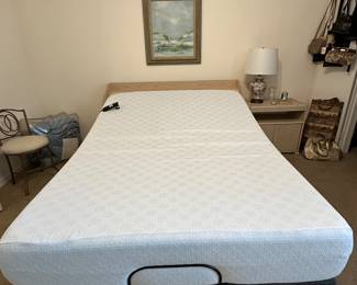Adjustable queen bed