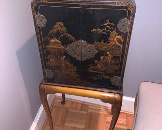 Vintage Chinoiserie Black and gold cabinet