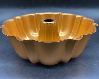 Copper-Look Aluminum Fluted Cake Pan