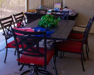 Outdoor table and chairs(x6)