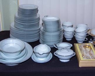 Assortment of dinner wares 