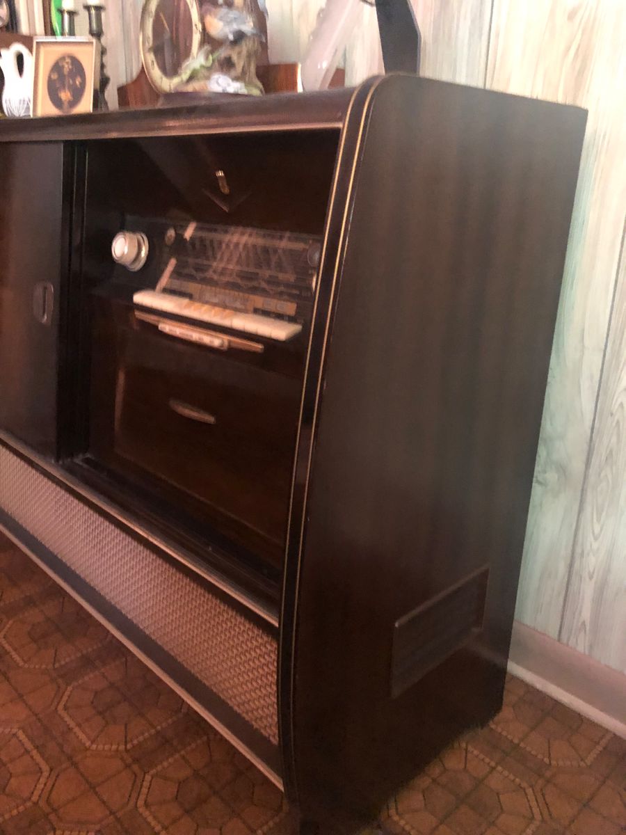 Purple Plum Super Vintage Estate Sale starts on 6/29/2024