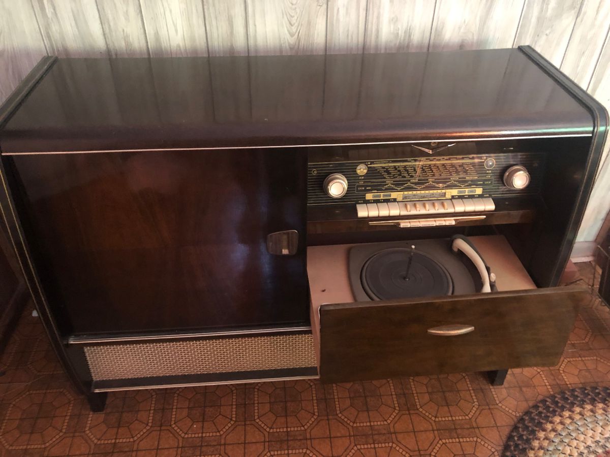 Purple Plum Super Vintage Estate Sale starts on 6/29/2024