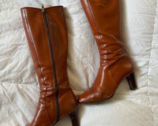 Women's Elle Seventeen Leather Boots Size 24