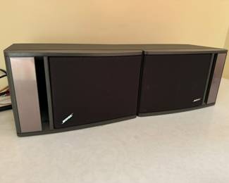 Bose Model 141 Bookshelf Speakers