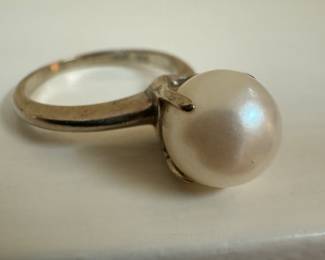 14K Gold & Pearl Ring