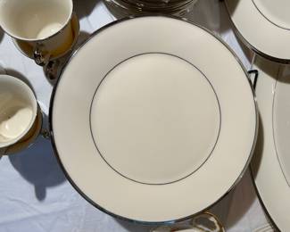 Lenox "Solitare" Medium China (66pc)