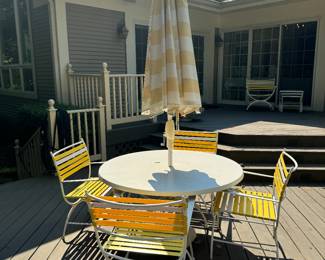 Vintage Mid-Century Patio Set with Umbrella (4 Chairs Total) (Excellent Condition)