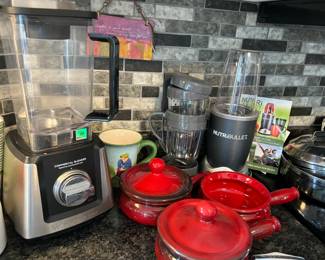 Wolfgang Puck blender, French onion soup bowls, nutribullet 