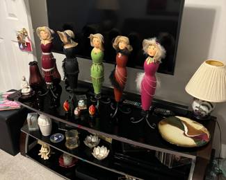 Flatscreen tv with stand