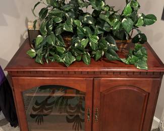 Flat screen tv stand with media storage 